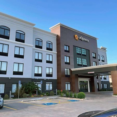 La Quinta Inn & Suites By Wyndham Tulsa Midtown Экстерьер фото