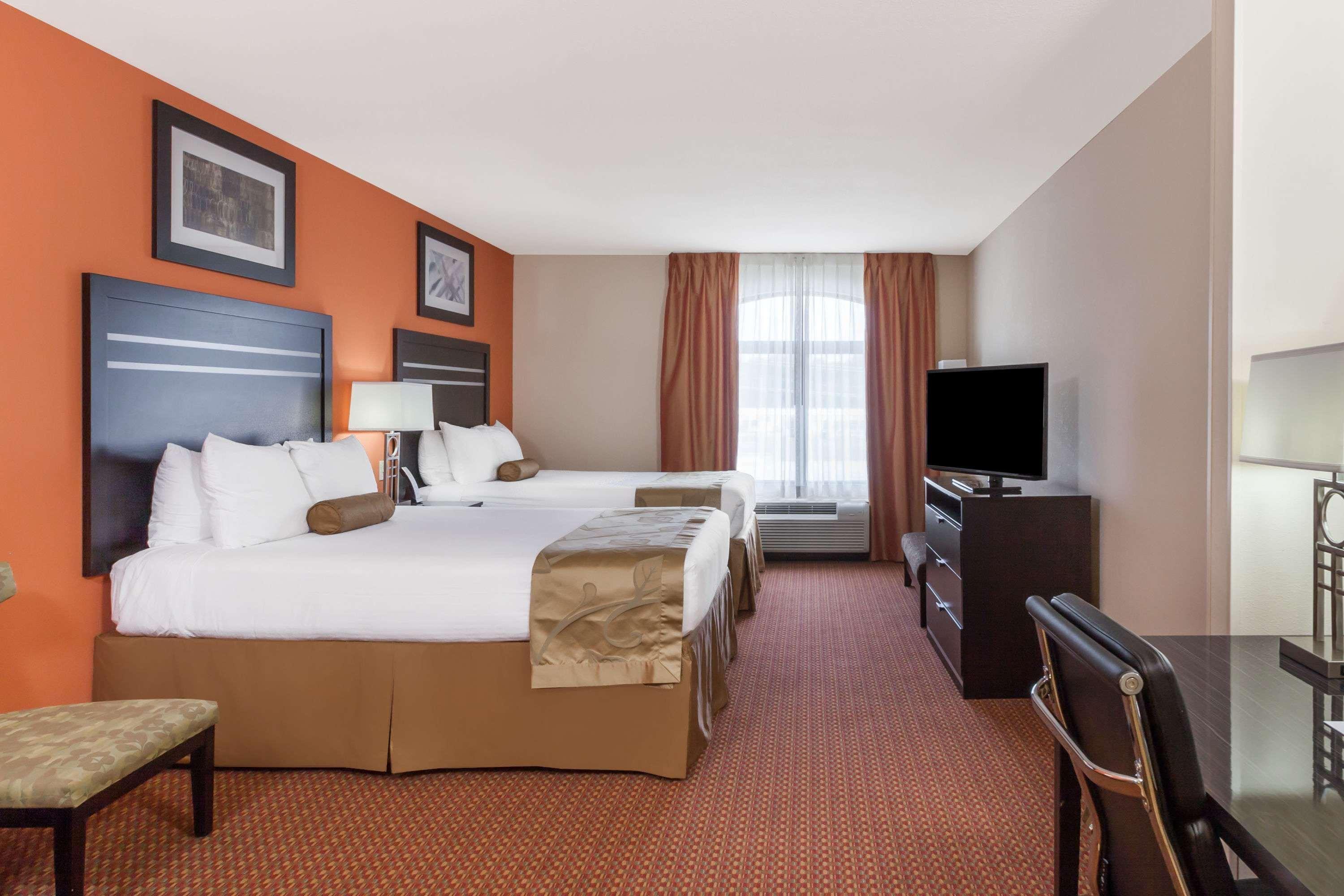 La Quinta Inn & Suites By Wyndham Tulsa Midtown Экстерьер фото
