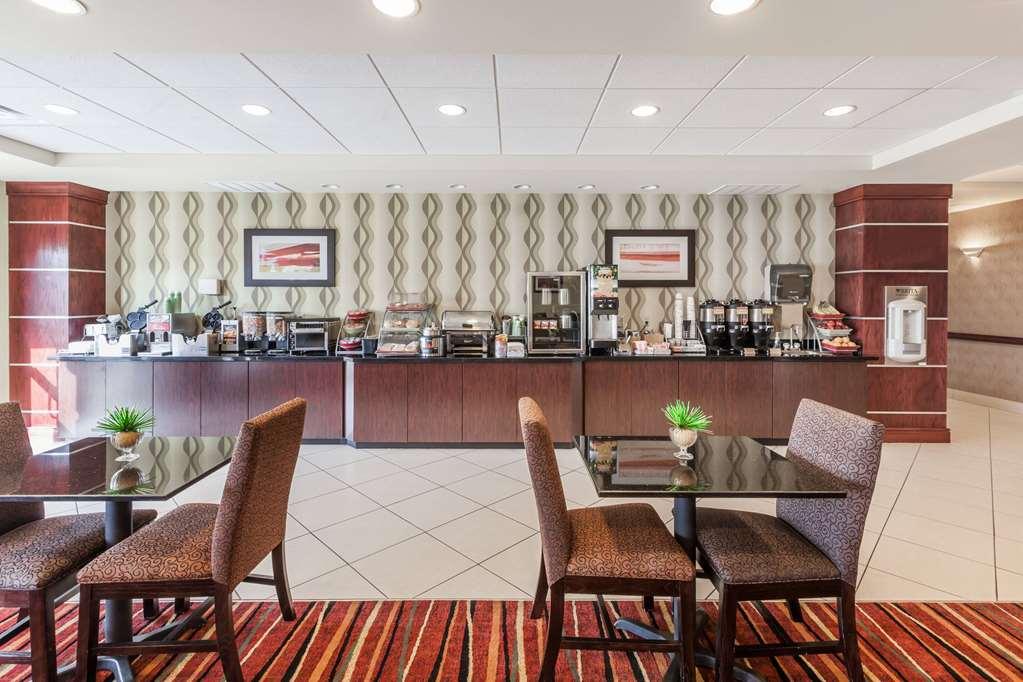 La Quinta Inn & Suites By Wyndham Tulsa Midtown Удобства фото