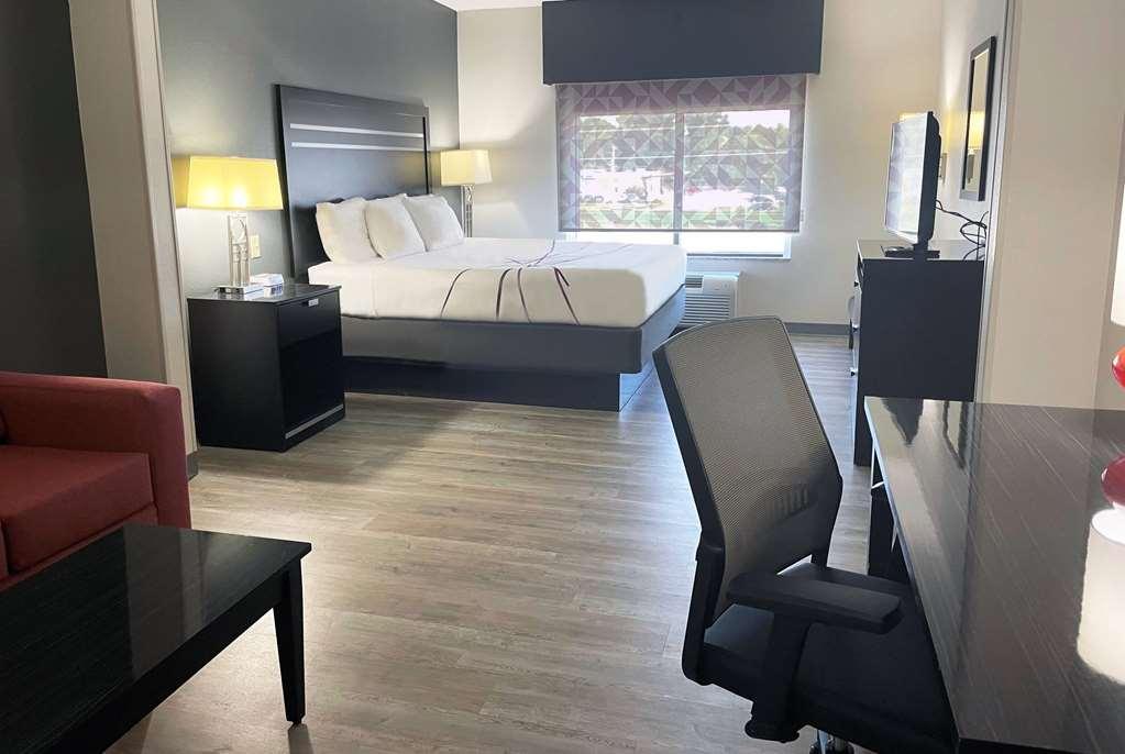 La Quinta Inn & Suites By Wyndham Tulsa Midtown Номер фото